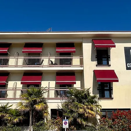 B City Hotel Bardolino Exterior photo